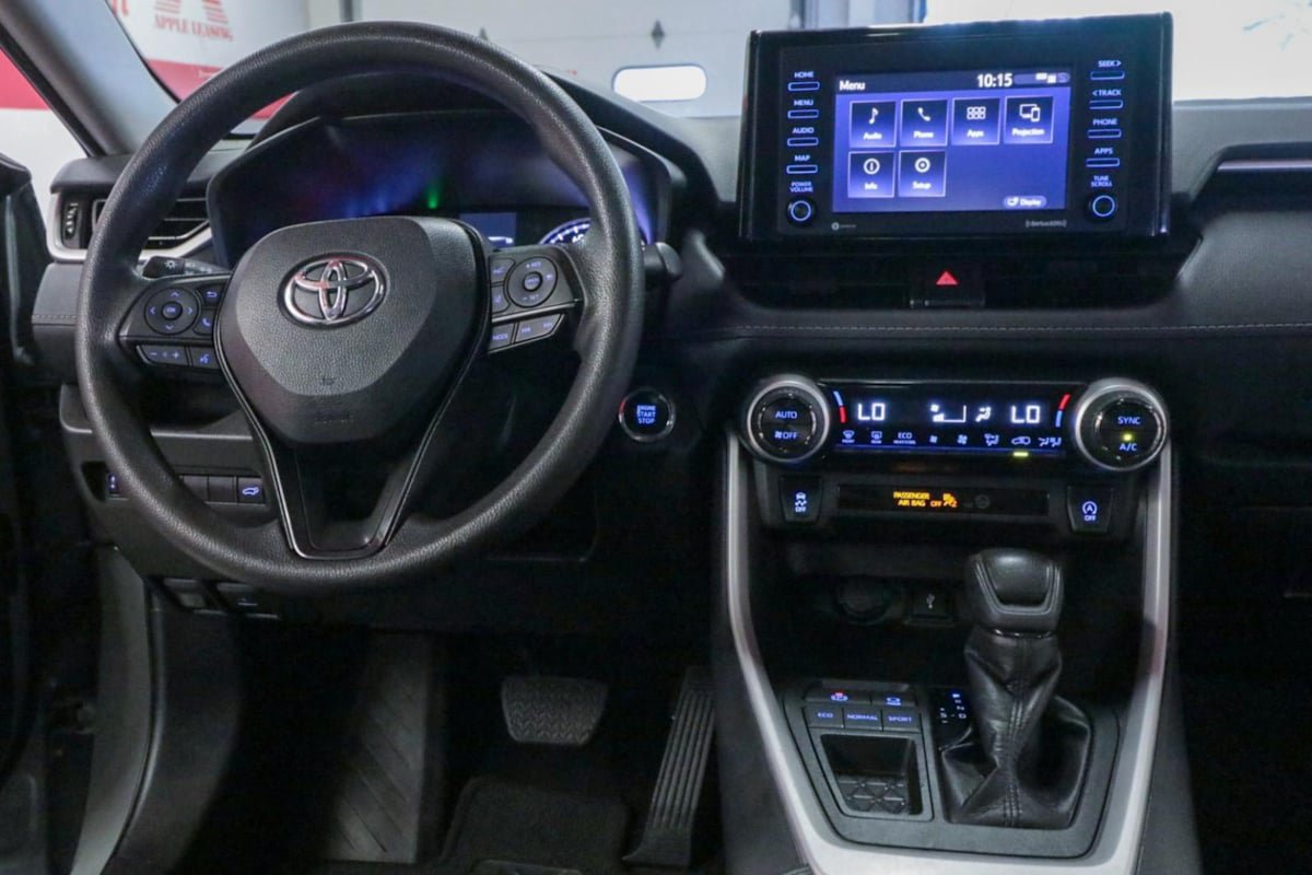Used 2022 Toyota RAV4 XLE w/ Convenience Package FWD image 25