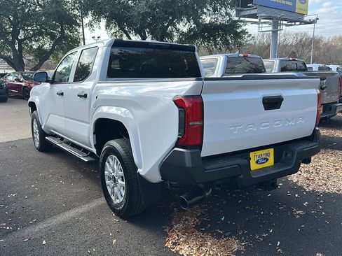 Used 2024 Toyota Tacoma SR image 5