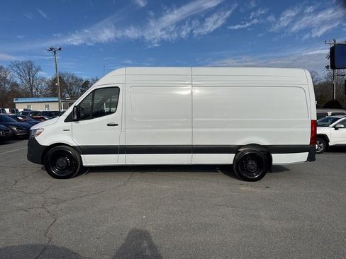 Used 2024 Mercedes-Benz eSprinter 170 Cargo image 2
