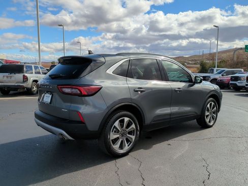 Used 2025 Ford Escape Platinum image 3