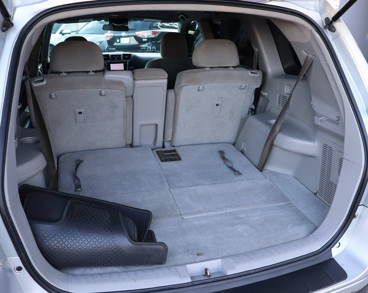 Used 2013 Toyota Highlander Plus FWD image 25