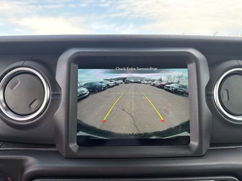 Used 2022 Jeep Wrangler Unlimited Rubicon 4xe w/ Cold Weather Group image 28