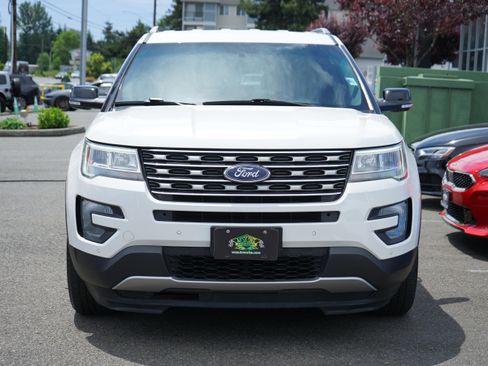 Used 2016 Ford Explorer XLT w/ Equipment Group 202A AWD/4WD image 8