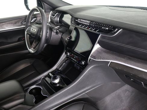 Used 2024 Jeep Grand Cherokee L Limited w/ Luxury Tech Group II image 33