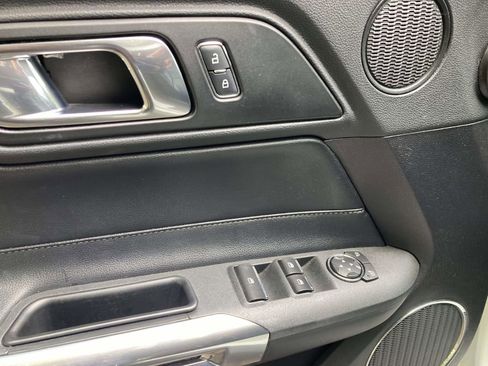 Used 2019 Ford Mustang GT Premium RWD image 11