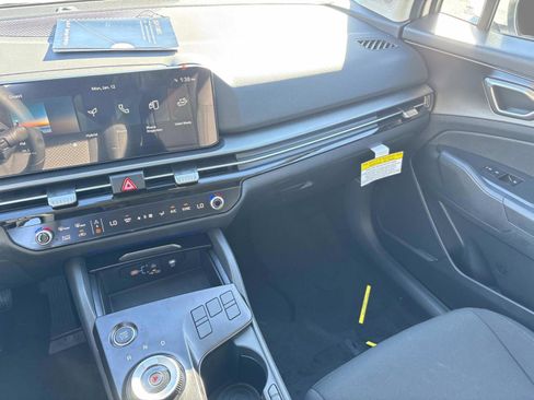 New 2026 Kia Sportage LX image 14