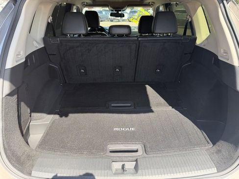 Certified 2024 Nissan Rogue Platinum w/ Platinum Premium Package image 9