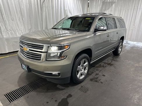 Used 2019 Chevrolet Suburban Premier image 6
