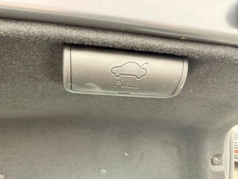 Used 2018 Hyundai Elantra SE FWD image 30