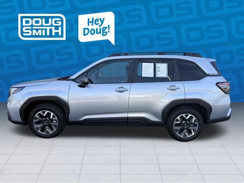 Used 2026 Subaru Forester Premium AWD/4WD image 2