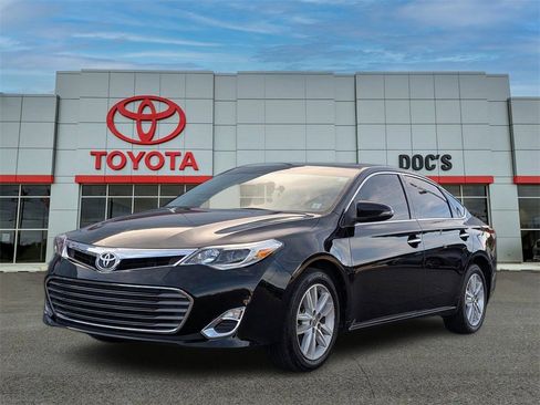 Used 2013 Toyota Avalon XLE image 3