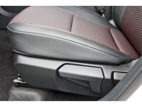 Certified 2025 Nissan Kicks SR FWD image 29