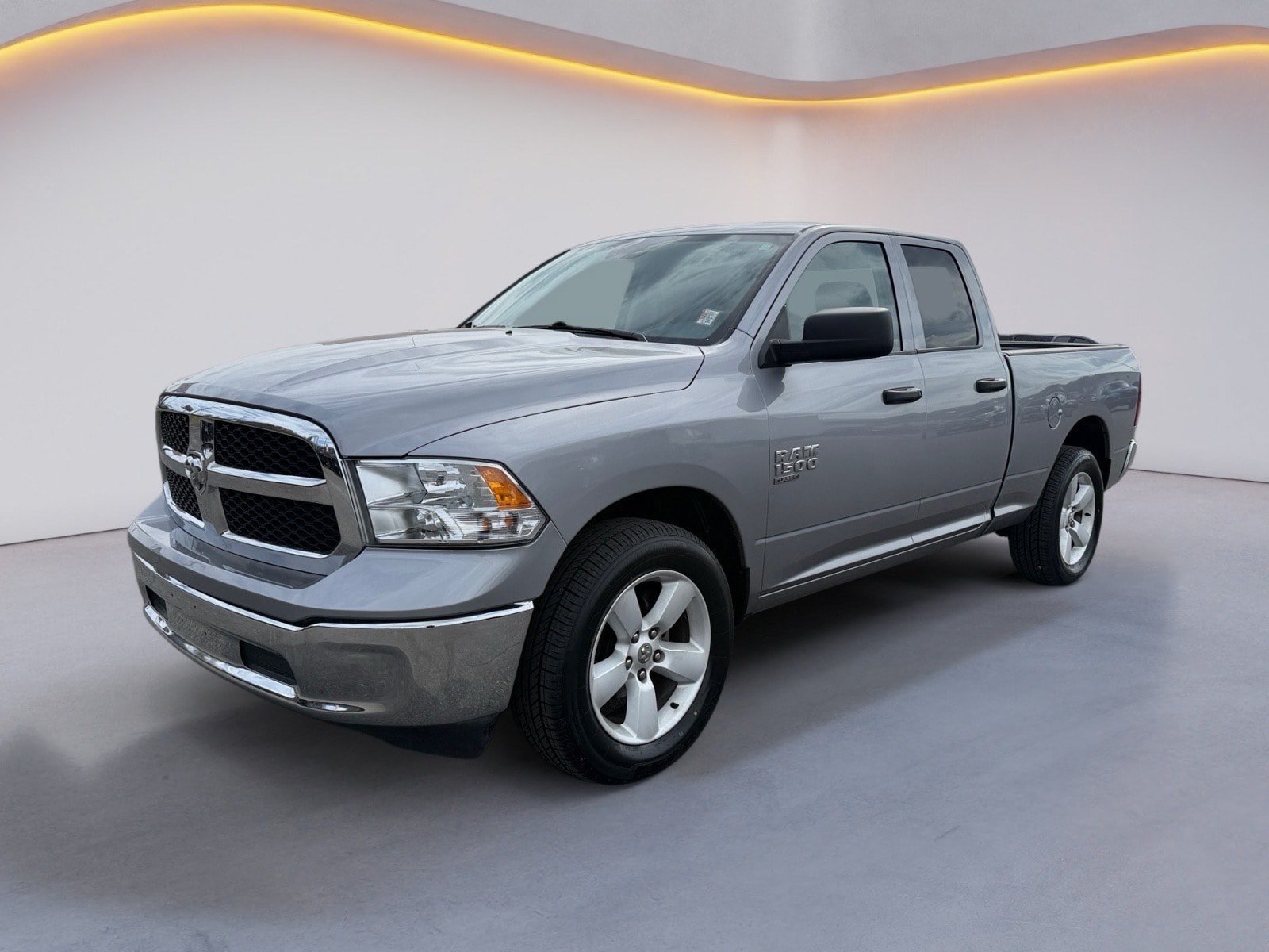 Used 2024 RAM 1500 Classic SLT AWD/4WD image 7