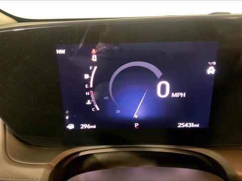 Used 2025 Buick Encore GX Preferred AWD/4WD image 21