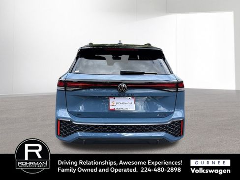 New 2025 Volkswagen Tiguan SE R-Line image 9