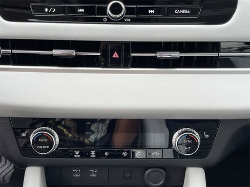 New 2025 Mitsubishi Outlander SE image 16