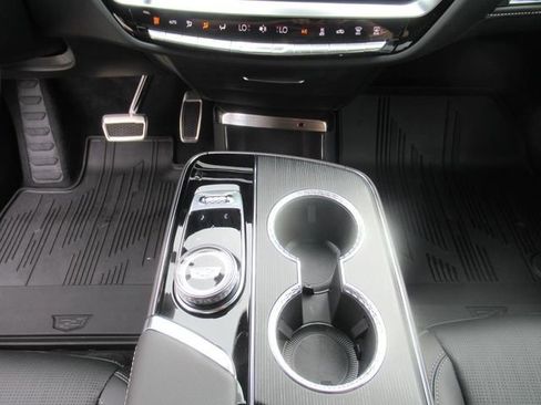 New 2026 Cadillac Lyriq V image 22