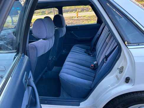 Used 1991 Toyota Camry Deluxe image 30