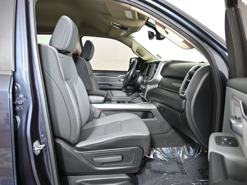 Used 2020 RAM 1500 Big Horn AWD/4WD image 14