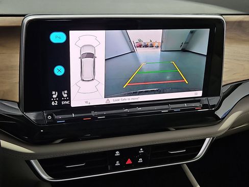 New 2026 Volkswagen Atlas SE FWD image 19