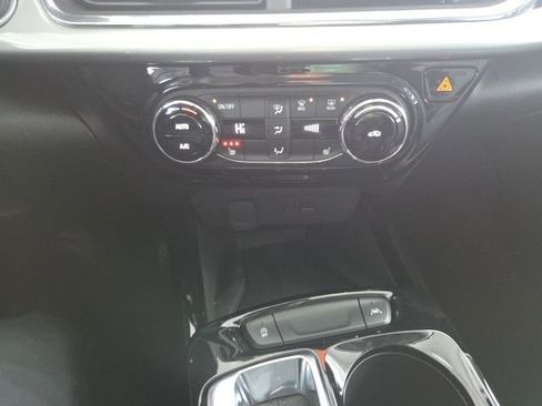 New 2026 Chevrolet Trax LT w/ Sunroof Package image 35