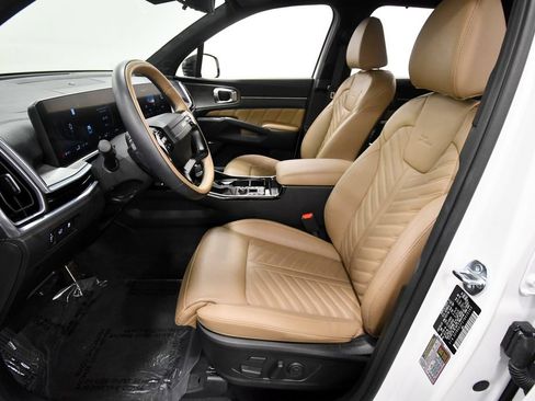 Used 2026 Kia Sorento SX Prestige w/ Olive Brown Leather Package AWD/4WD image 14