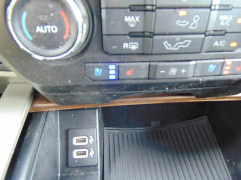 Used 2020 Ford F150 Lariat image 29