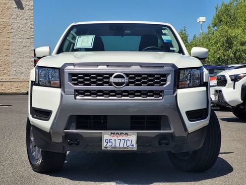 Used 2025 Nissan Frontier SV AWD/4WD image 3