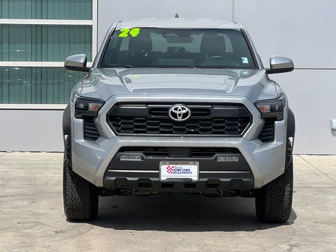 Certified 2024 Toyota Tacoma TRD Off-Road image 6