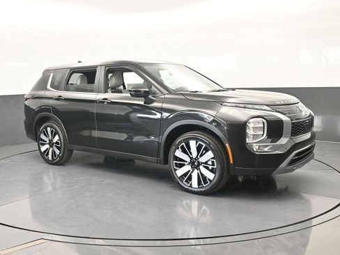 New 2026 Mitsubishi Outlander SE image 8