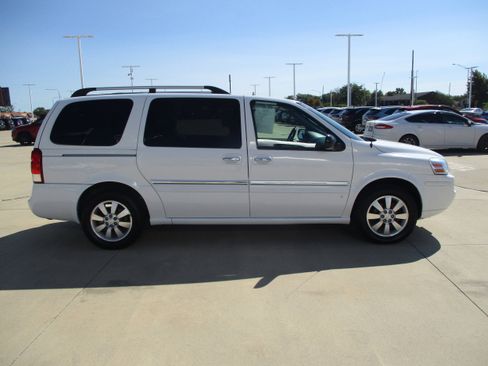 Used 2007 Buick Terraza CXL w/ Driver Confidence Package image 6