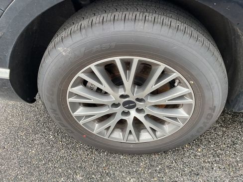 Used 2025 Genesis GV80 2.5T Standard image 10