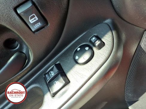 Used 2004 Chevrolet Monte Carlo SS w/ Preferred Equipment Group FWD image 17