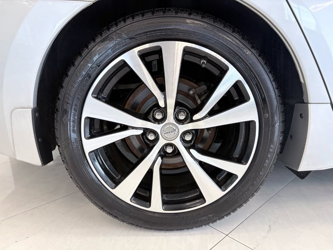 Used 2018 Nissan Maxima Platinum FWD image 44