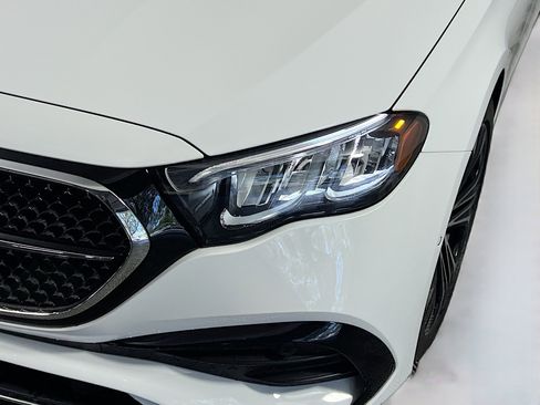 Used 2024 Mercedes-Benz E 350 4MATIC Sedan image 12