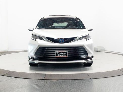 Certified 2025 Toyota Sienna Limited AWD/4WD image 2