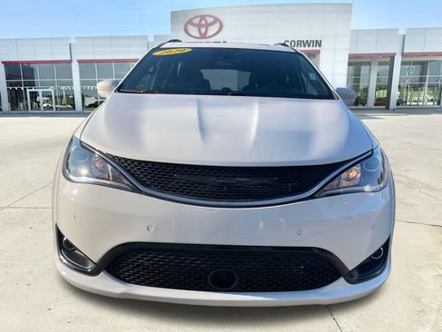 Used 2020 Chrysler Pacifica Touring-L Plus FWD image 8