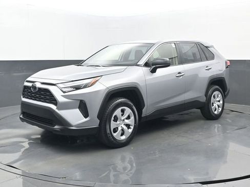 Used 2025 Toyota RAV4 LE FWD image 21