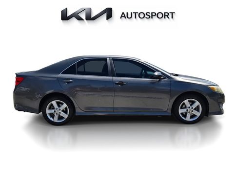 Used 2013 Toyota Camry SE FWD image 24