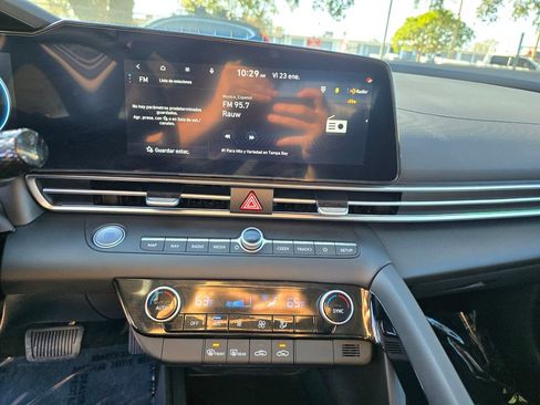 Used 2024 Hyundai Elantra Blue image 22