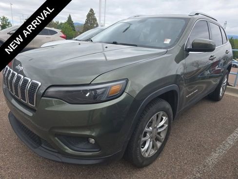 Used 2019 Jeep Cherokee Latitude w/ Popular Appearance Group FWD image 3