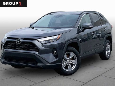 Used 2025 Toyota RAV4 XLE w/ Convenience Package FWD image 1