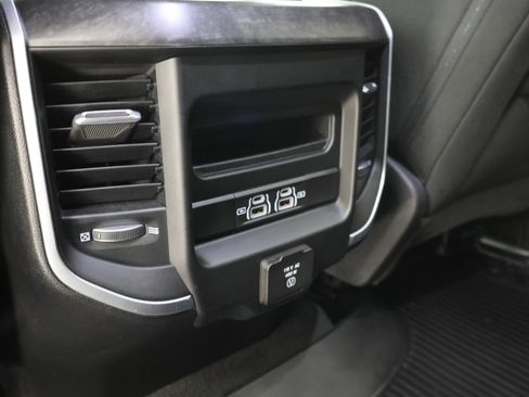 Used 2022 RAM 1500 Big Horn AWD/4WD image 35