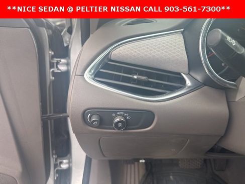 Used 2020 Chevrolet Malibu LT image 11