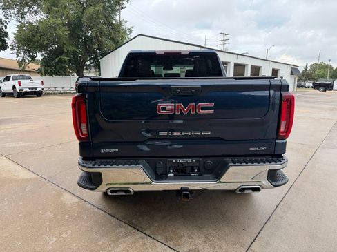 Used 2022 GMC Sierra 1500 SLT w/ SLT Premium Package AWD/4WD image 30