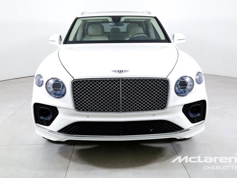 Used 2023 Bentley Bentayga Plug-In Hybrid AWD/4WD image 4