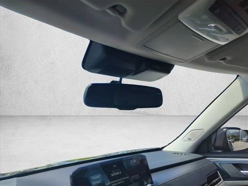 Used 2023 Mitsubishi Outlander SE AWD/4WD image 14