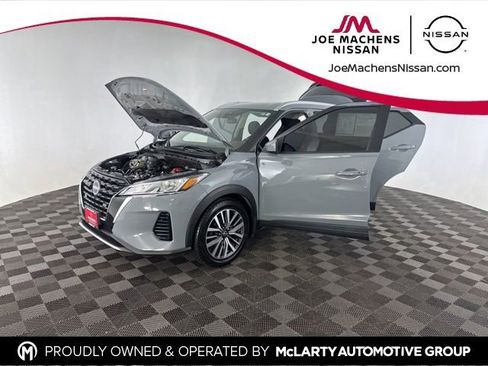 Used 2023 Nissan Kicks SV image 10