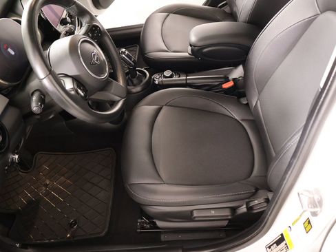 Used 2023 MINI Cooper 4-Door Hardtop FWD image 11