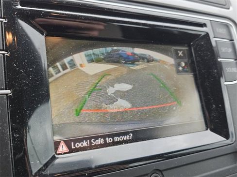 Used 2016 Volkswagen Tiguan S image 21